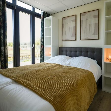 4 To 6 Persons Waterfront Villa Roelofarendsveen 外观 照片