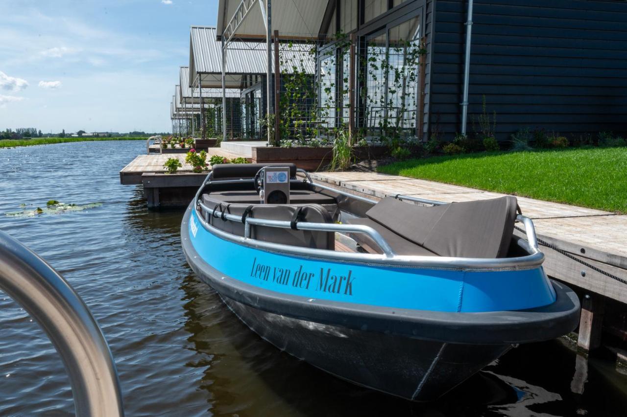 4 To 6 Persons Waterfront Villa Roelofarendsveen 外观 照片