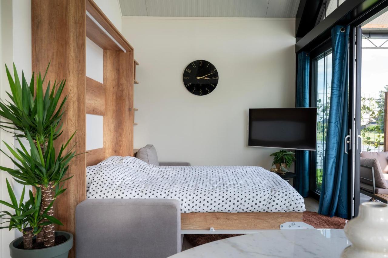 4 To 6 Persons Waterfront Villa Roelofarendsveen 外观 照片