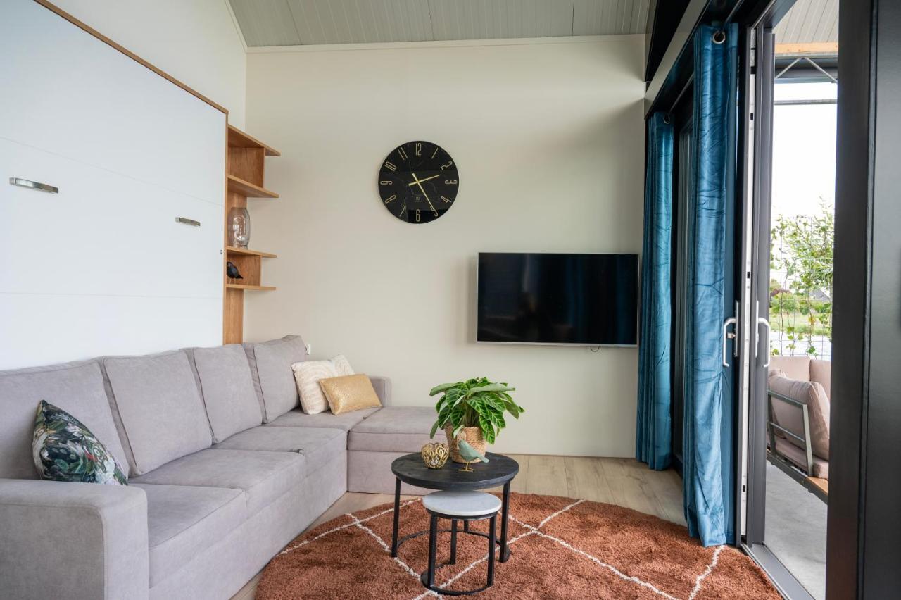 4 To 6 Persons Waterfront Villa Roelofarendsveen 外观 照片